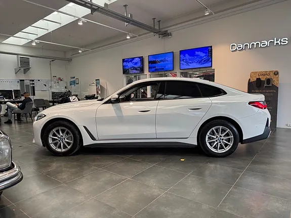 BMW I4 2023 photo 4