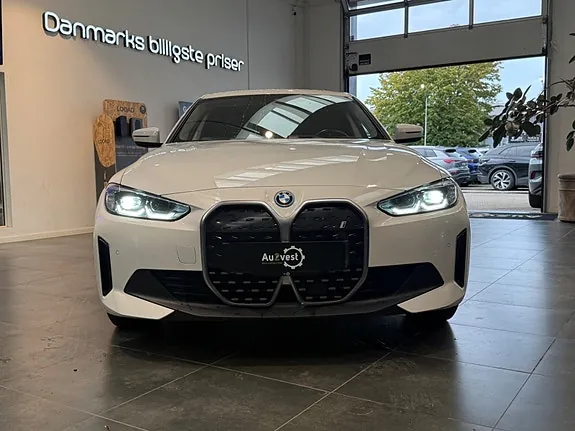 BMW I4 2023 photo 3