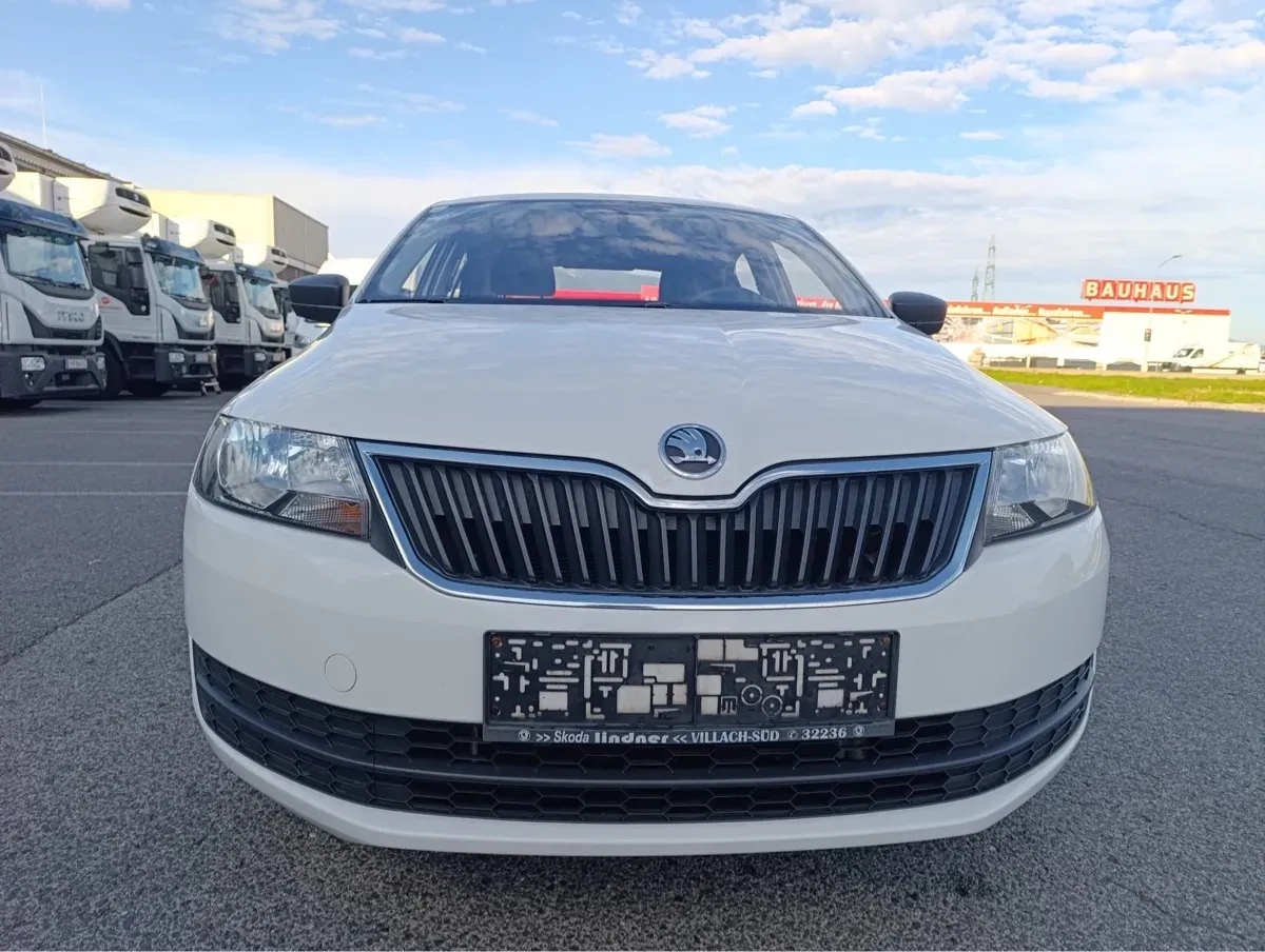 Skoda Rapid 2013 photo 3