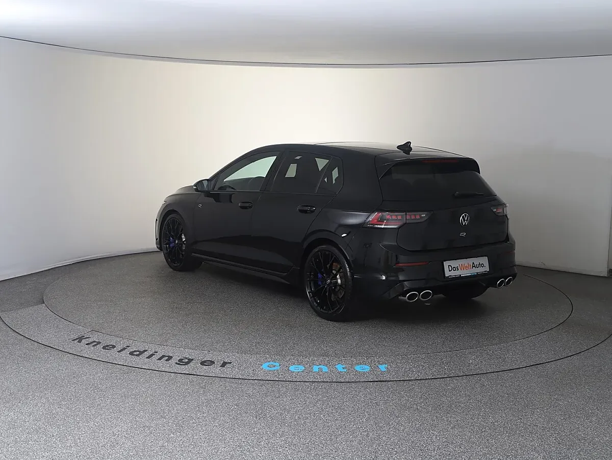 Volkswagen Golf 2025 photo 2