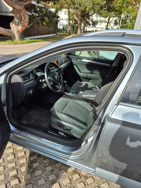 Skoda Superb 2016 photo 2