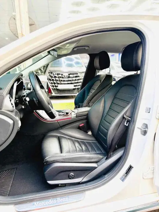 Mercedes-Benz C-Class 2020 photo 4