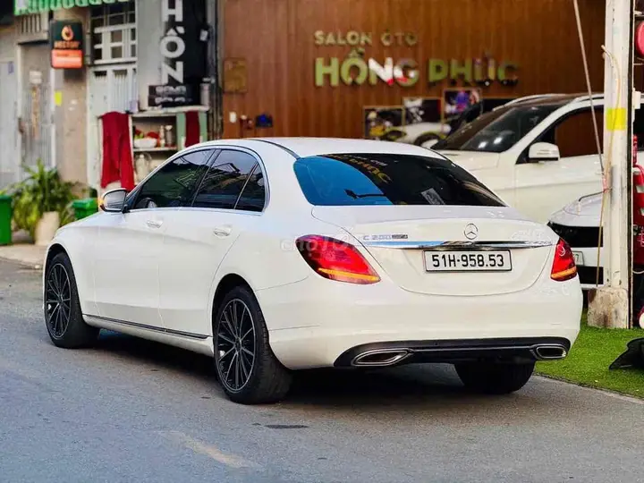 Mercedes-Benz C-Class 2020 photo 2