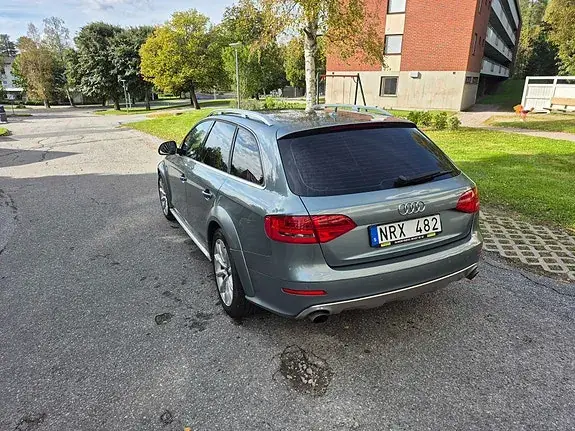 Audi A4 Allroad 2010 photo 5