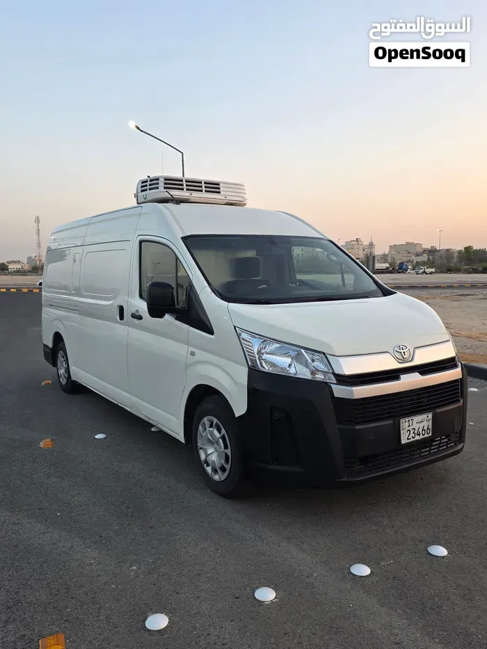 Toyota Hiace 2020 photo 2