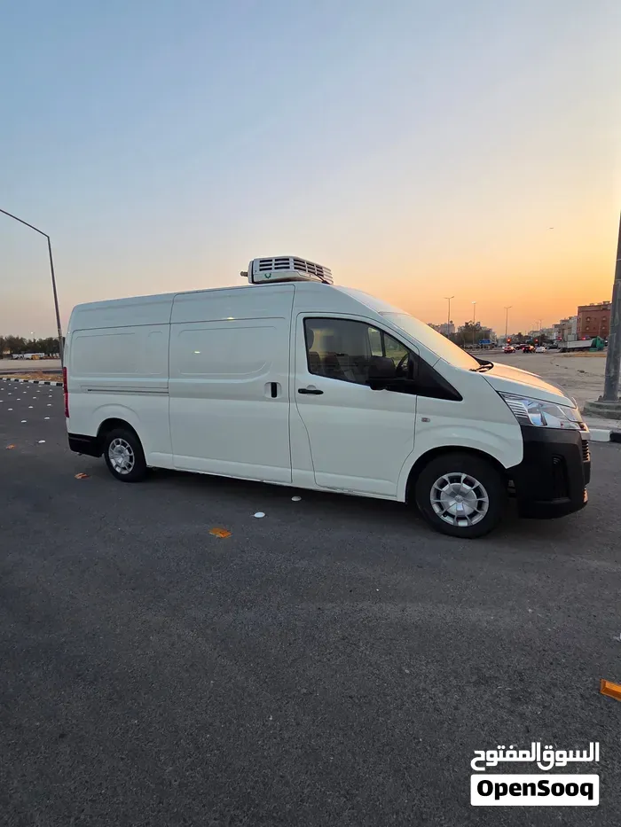 Toyota Hiace 2020 photo 3
