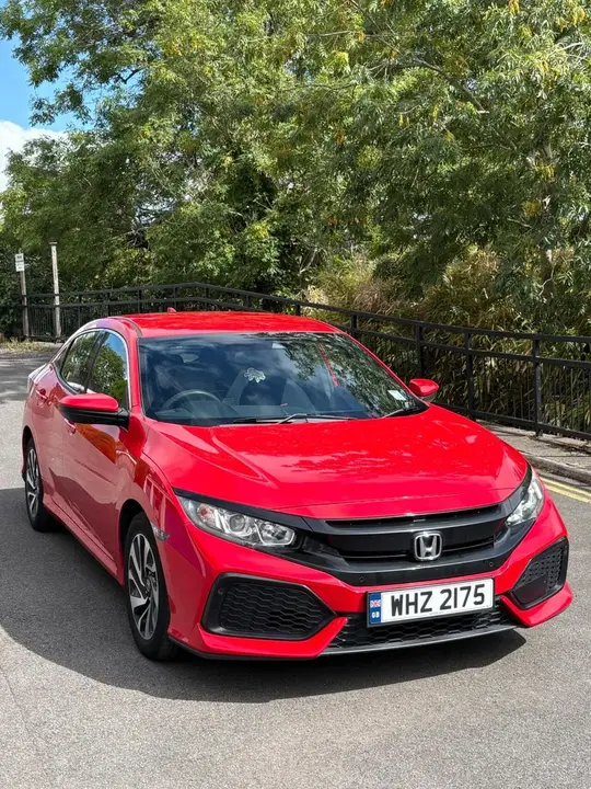Honda Civic 2018 photo 2