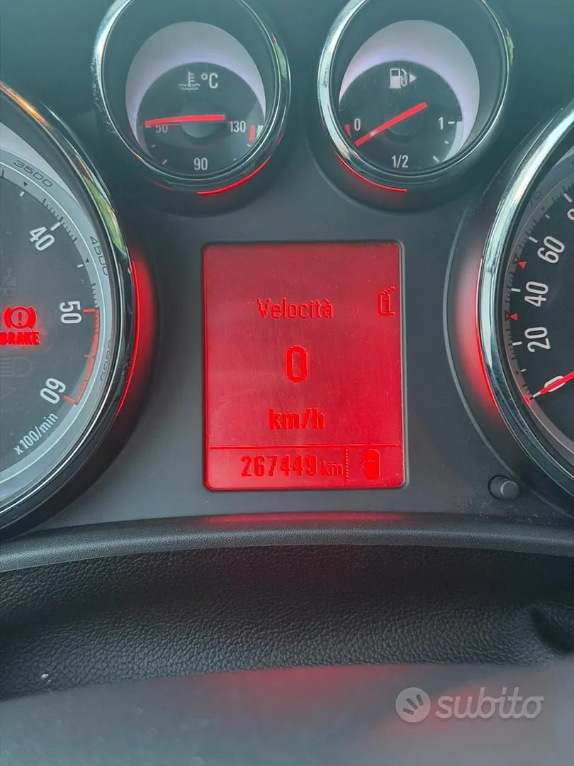 Opel Astra 2012 photo 4