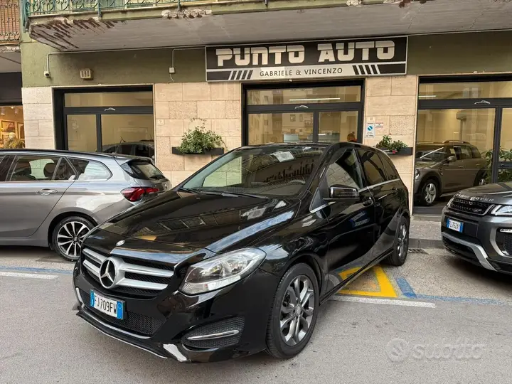 Mercedes-Benz B 180D 2017 photo 3