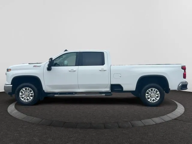 Chevrolet Silverado 2500 2024 photo 2