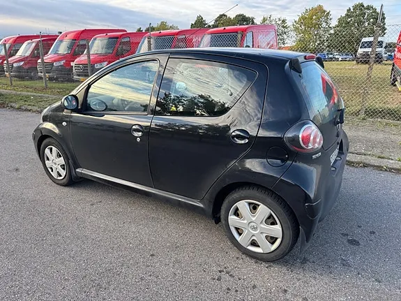 Toyota Aygo 2011 photo 4
