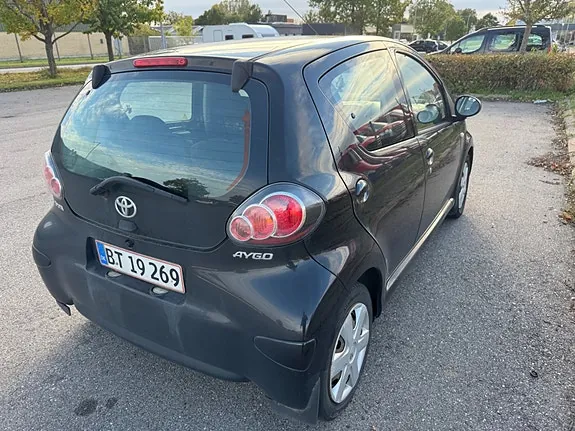 Toyota Aygo 2011 photo 3