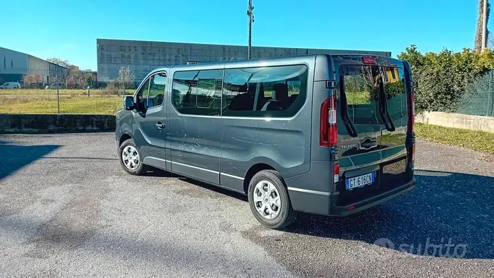 Renault Trafic 2024 photo 2