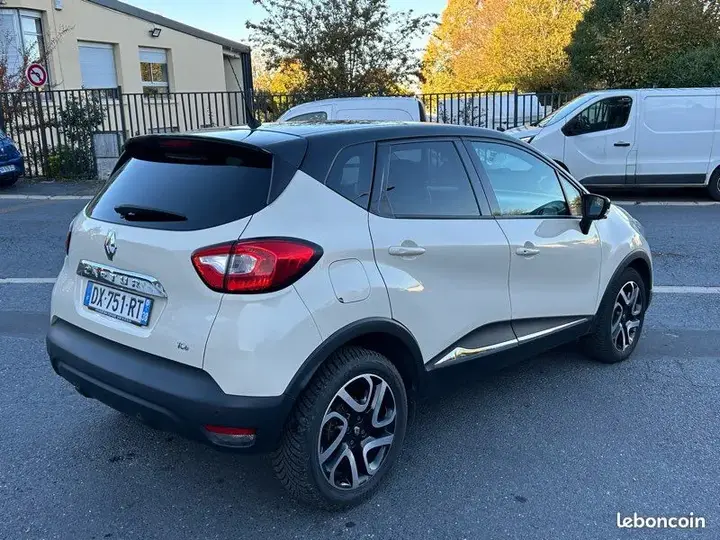 Renault Captur 2015 photo 2