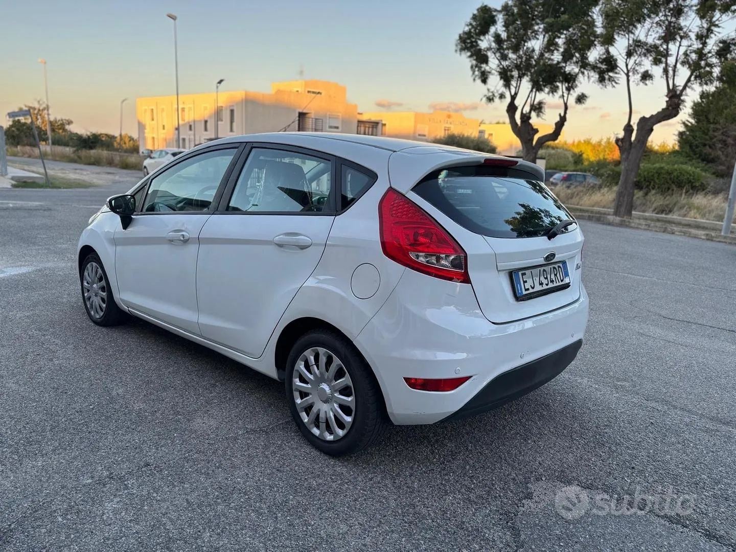 Ford Fiesta 2011 photo 4