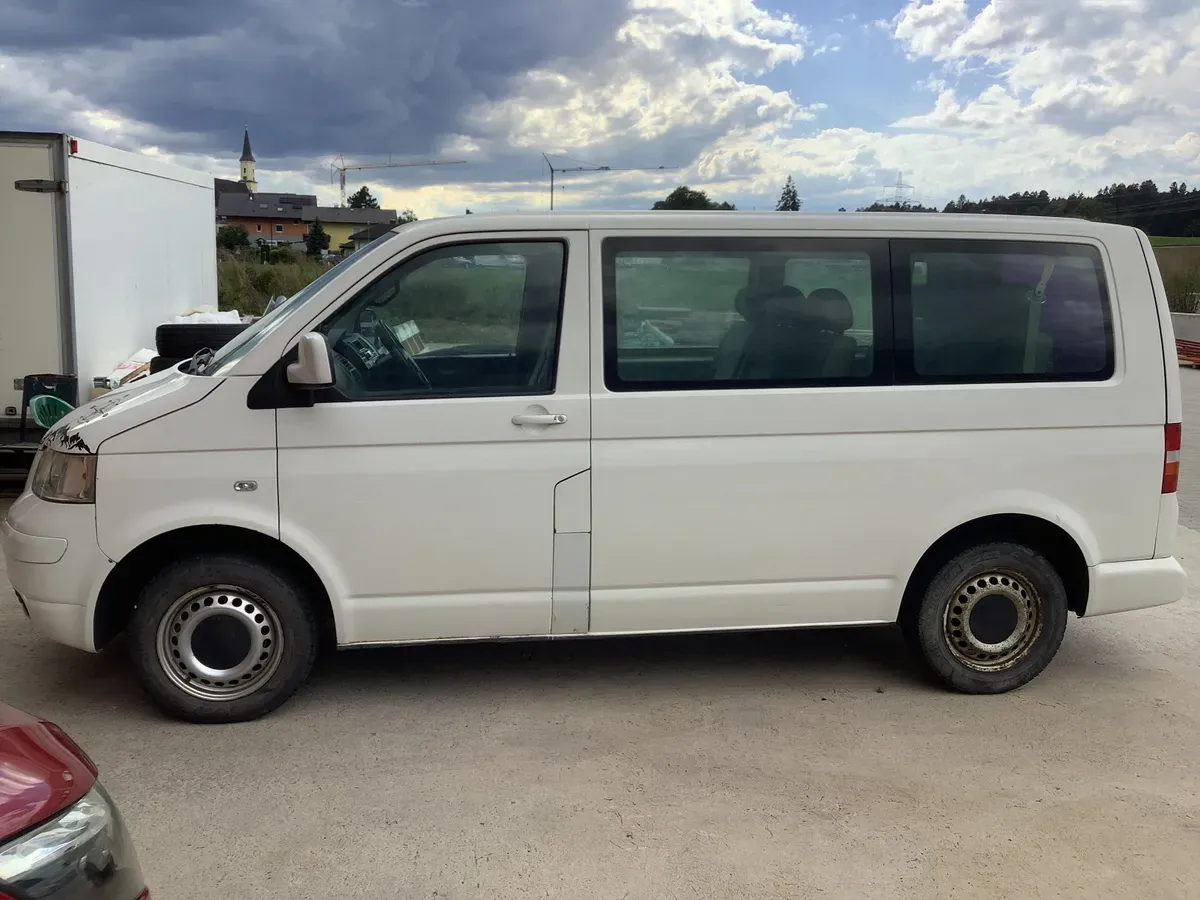 Volkswagen T5 2003 photo 3