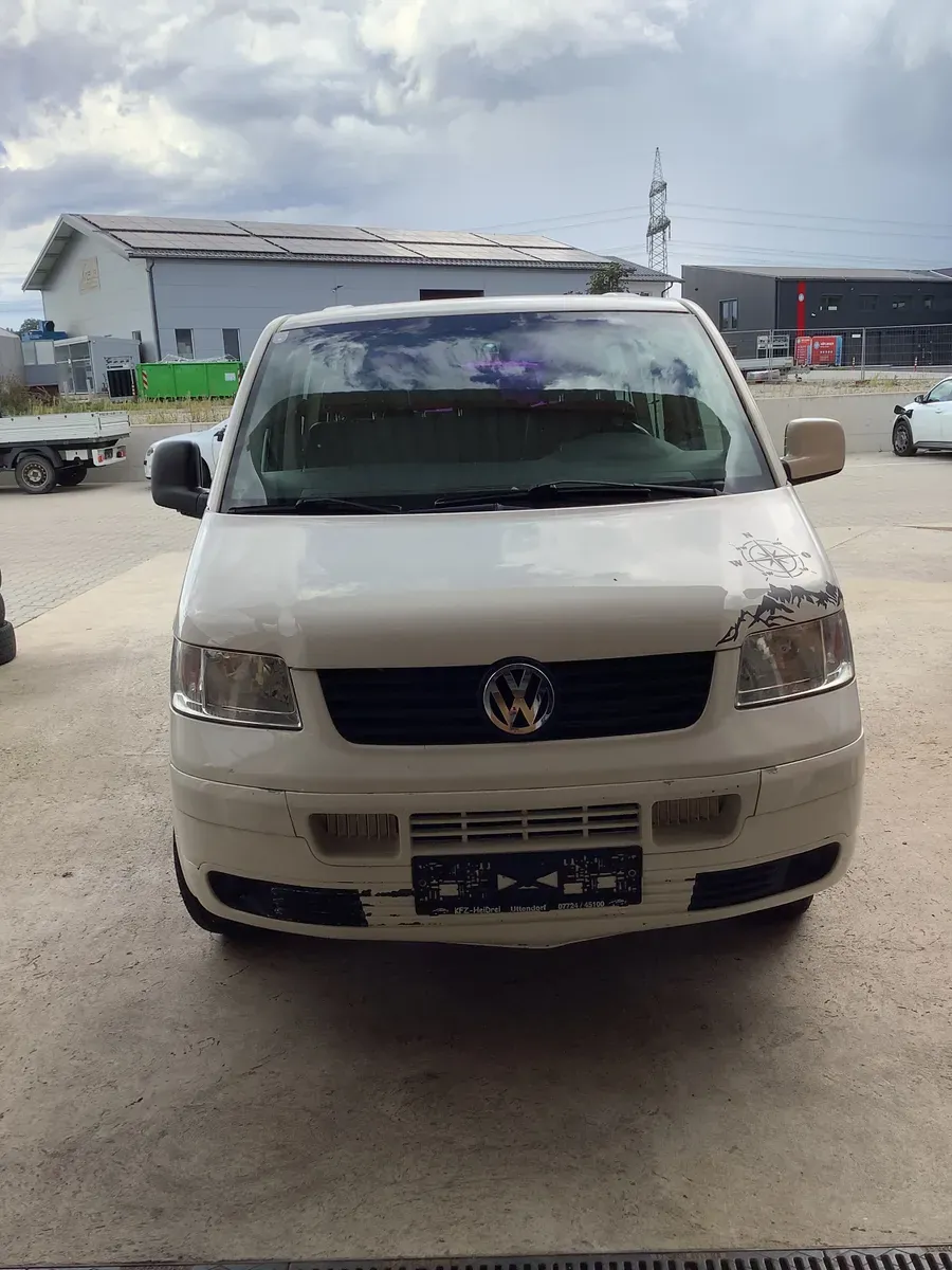 Volkswagen T5 2003 photo 2