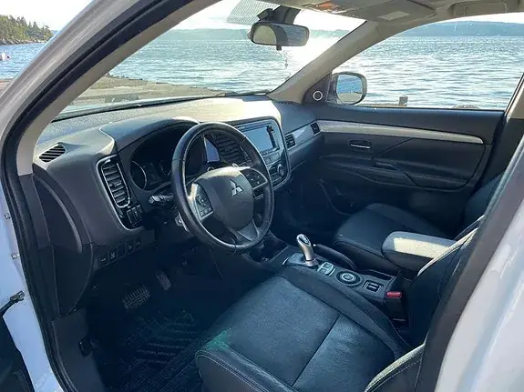 Mitsubishi Outlander 2015 photo 3