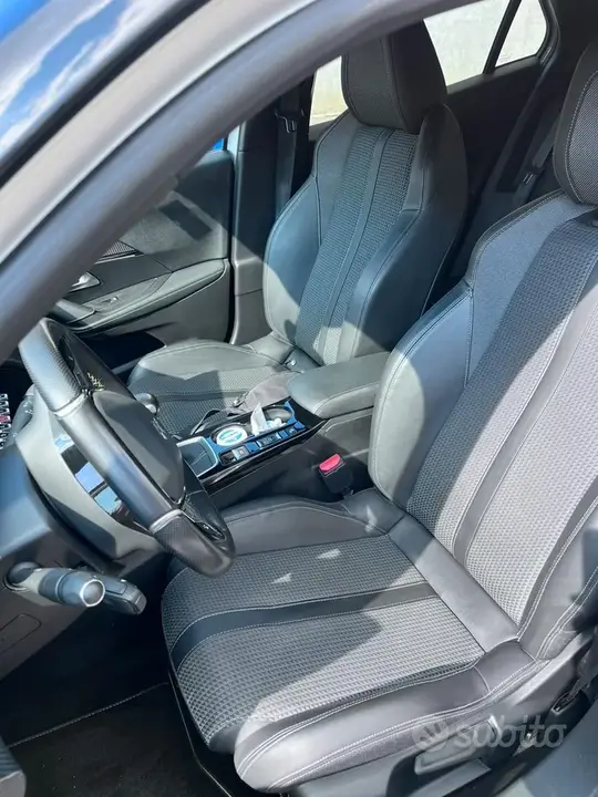 Peugeot 2008 2021 photo 5
