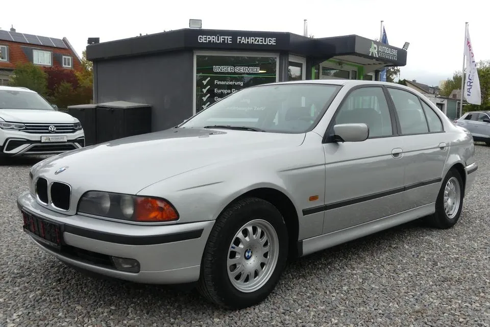 BMW 520I
