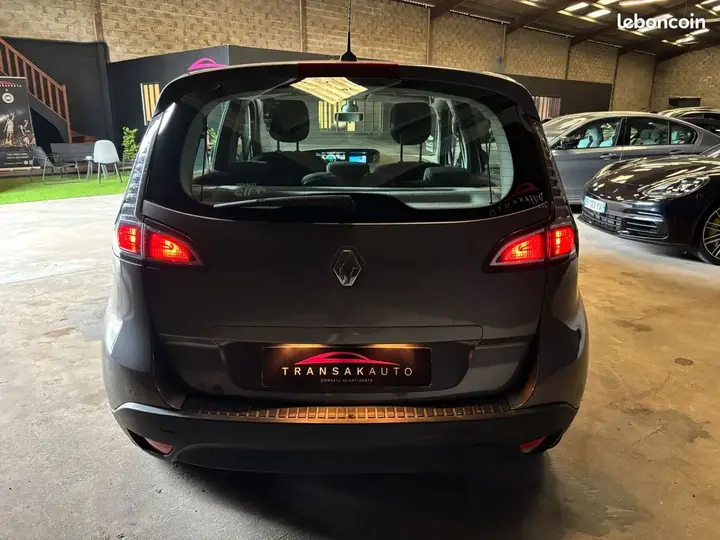 Renault Scenic 2012 photo 4