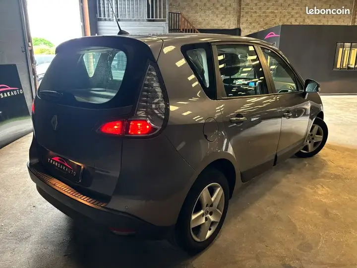 Renault Scenic 2012 photo 5