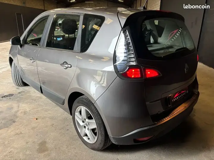 Renault Scenic 2012 photo 3