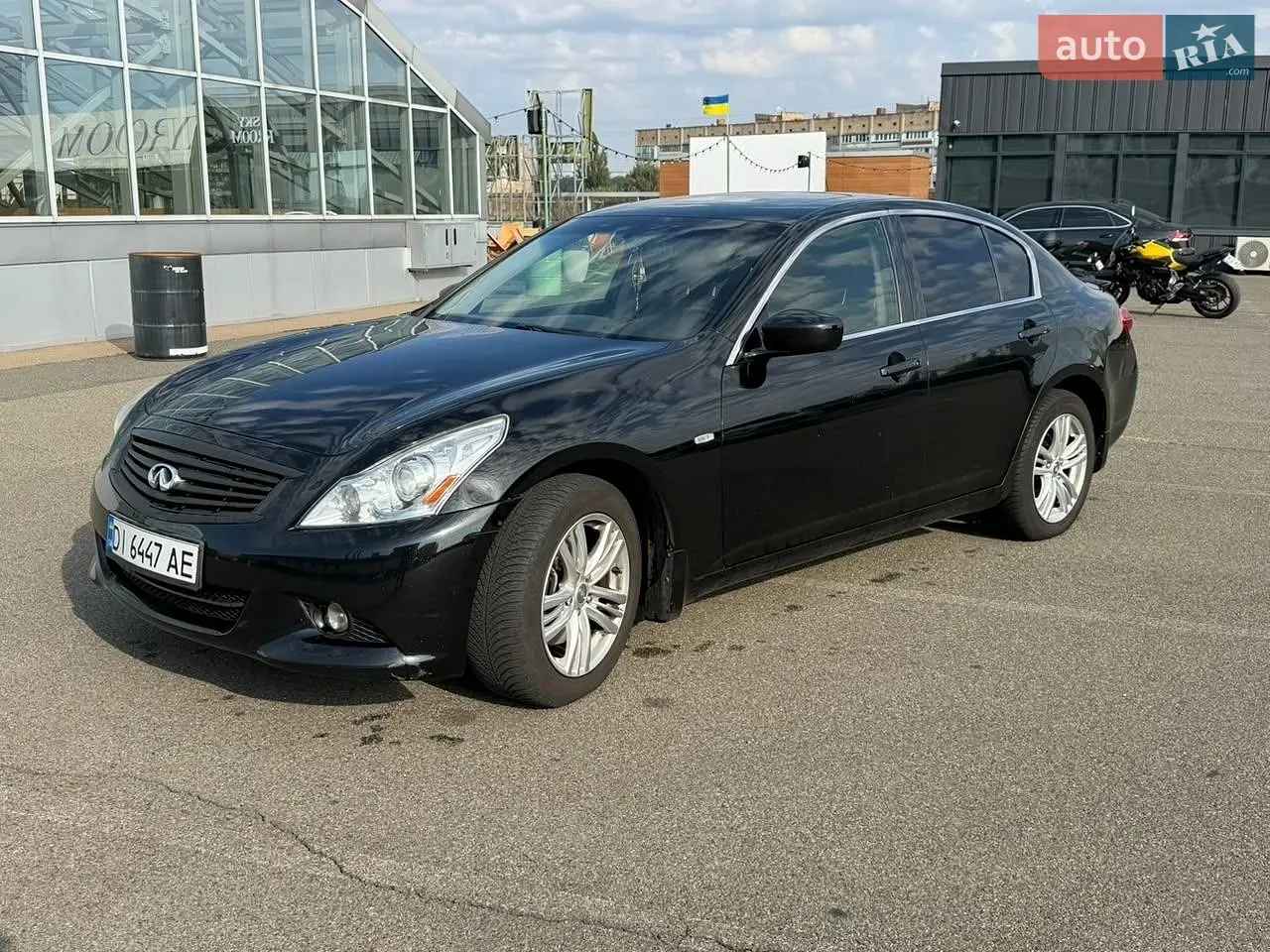 Infiniti G25 2012 photo 2