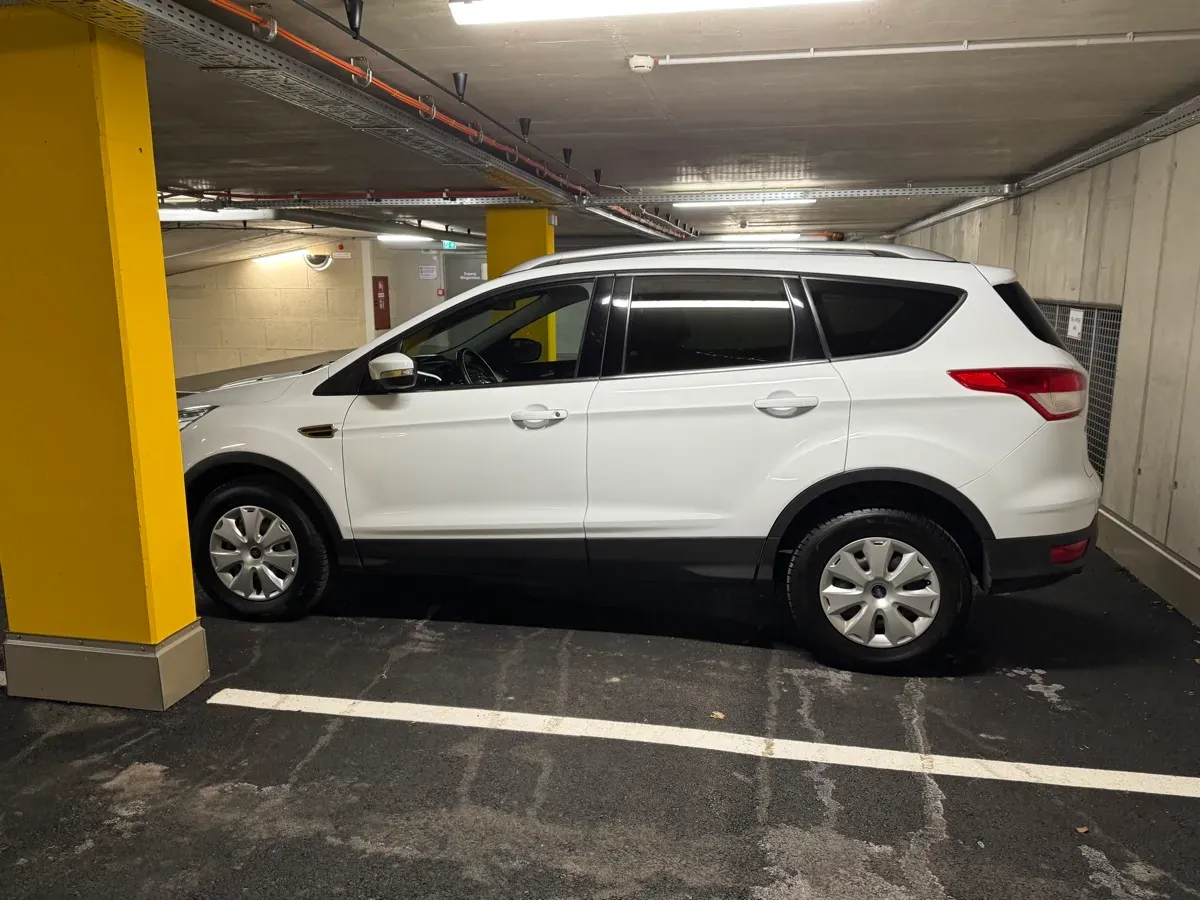 Ford Kuga 2015 photo 2