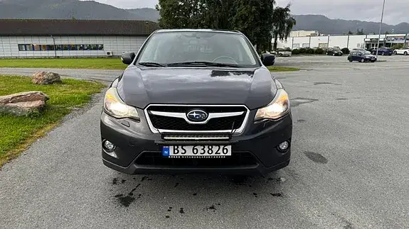 Subaru Xv 2013 photo 2