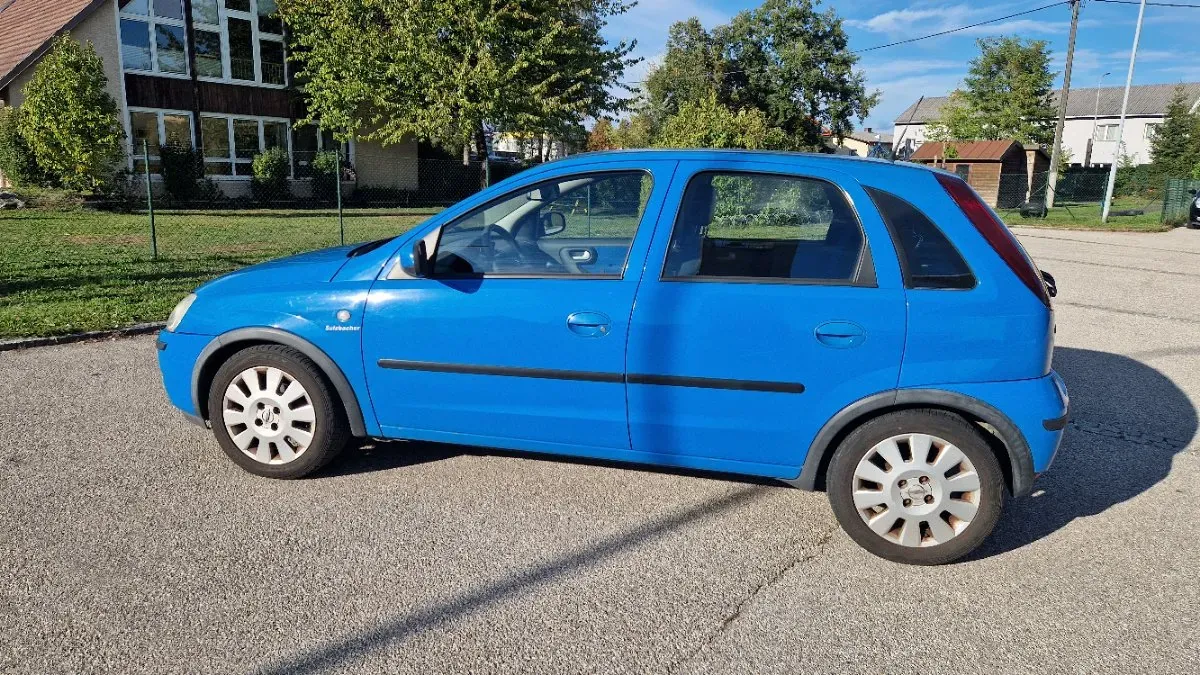Opel Corsa 2004 photo 2
