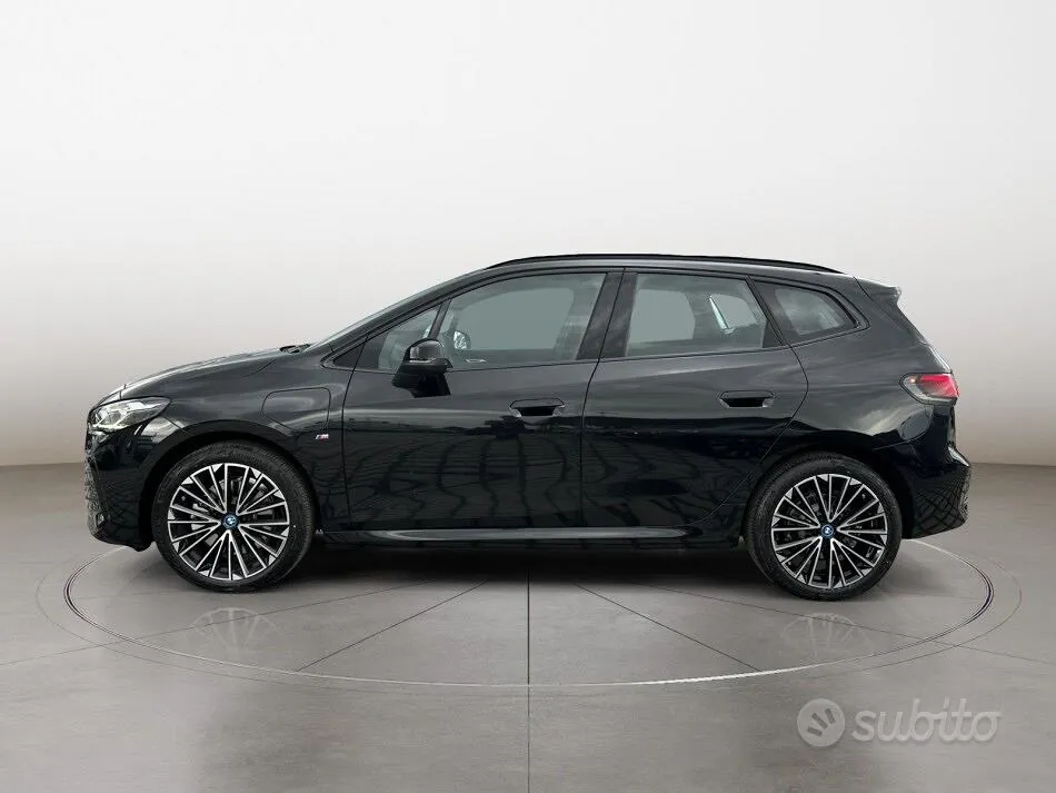BMW 230E Active Tourer 2026 photo 2