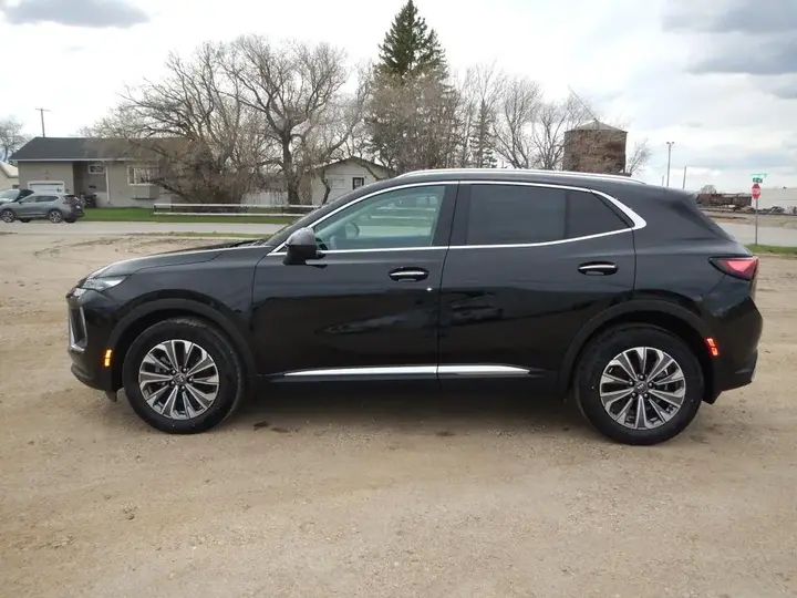 Buick Envision 2026 photo 3
