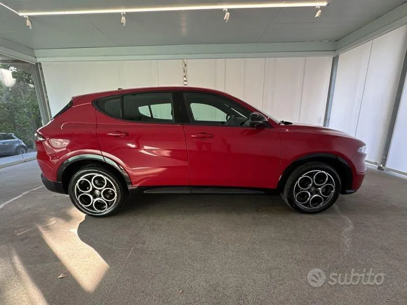 Alfa Romeo Tonale 2024 photo 2