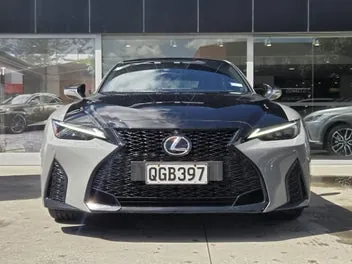 Lexus Is 300H 2023 photo 3