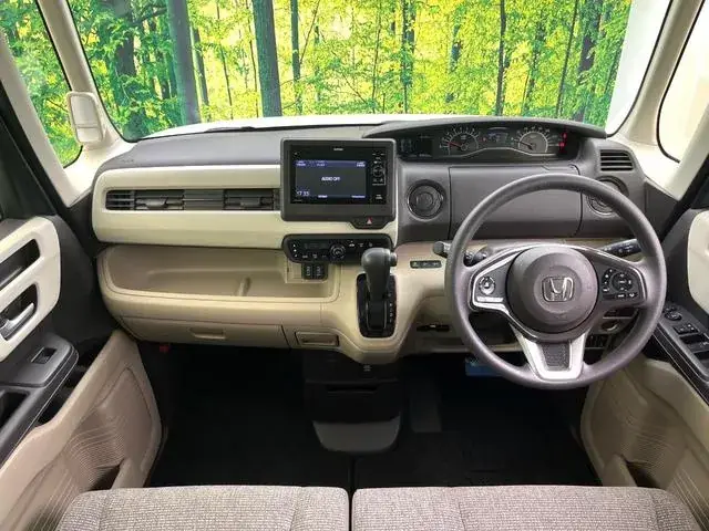 Honda N-Box 2017 photo 2
