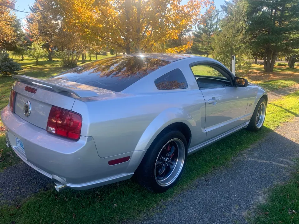 Ford Mustang 2005 photo 2