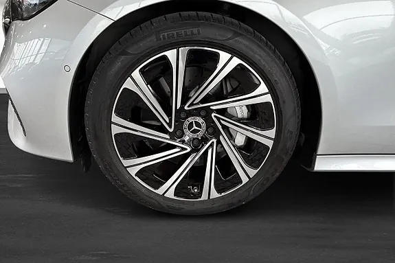 Mercedes-Benz E300 2024 photo 5