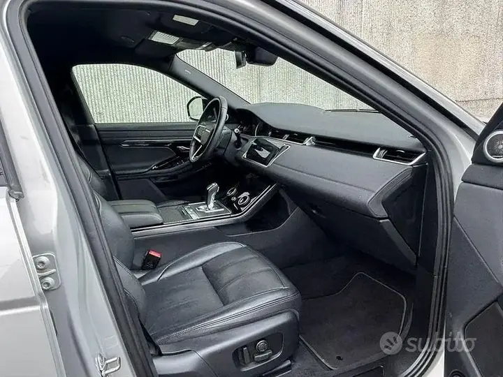Land Rover Range Rover Evoque 2022 photo 4