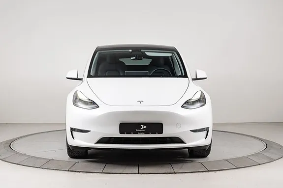 Tesla Model Y 2023 photo 3