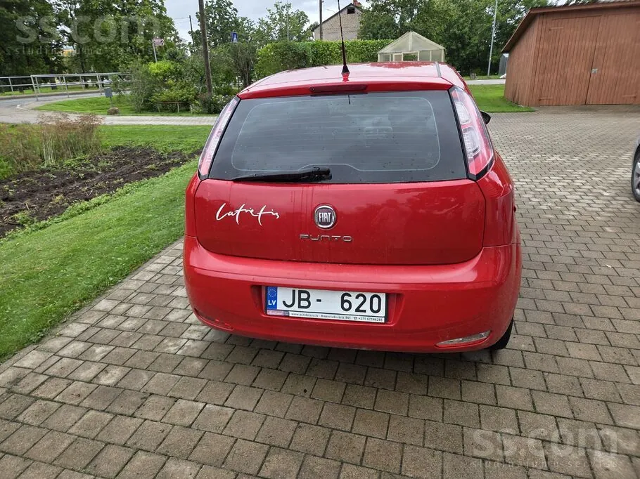 Fiat Punto 2012 photo 4