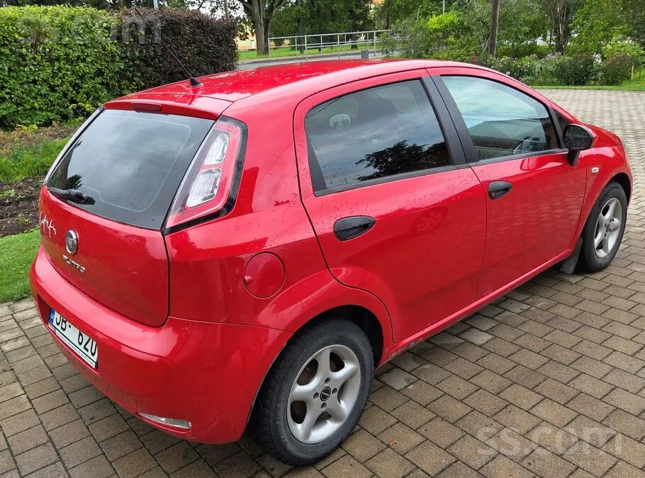 Fiat Punto 2012 photo 3