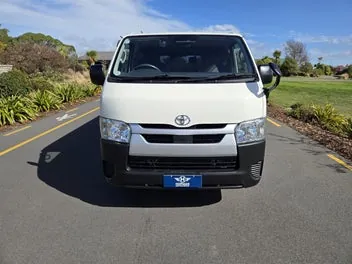 Toyota Hiace 2021 photo 3