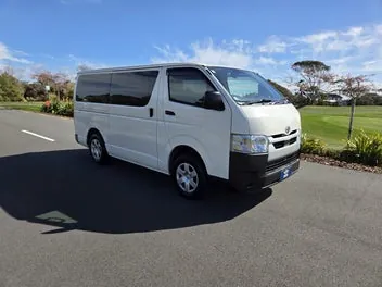 Toyota Hiace 2021 photo 2