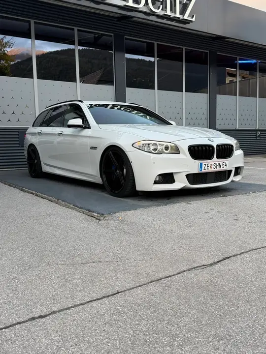 BMW 5 Series 2011 photo 3