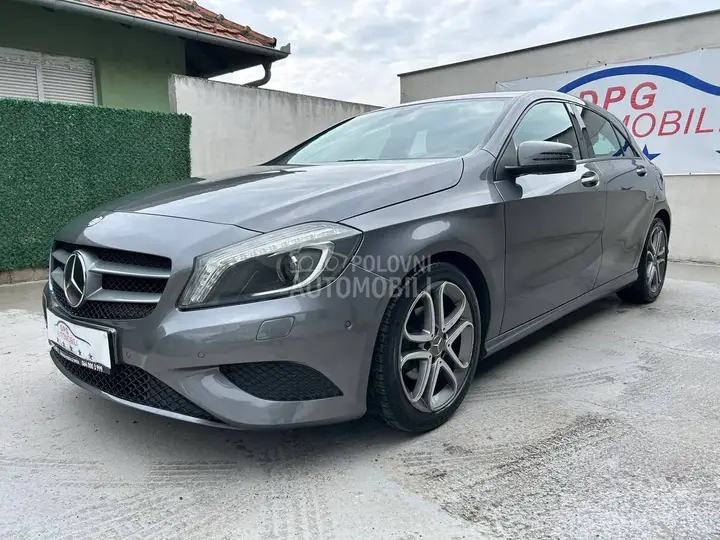 Mercedes-Benz A 180 2013 photo 2