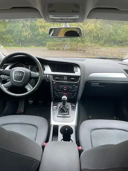 Audi A4 2009 photo 4