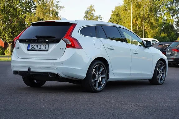 Volvo V60 2016 photo 2