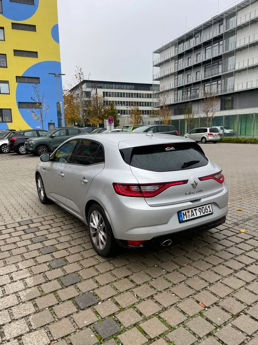 Renault Megane 2017 photo 2