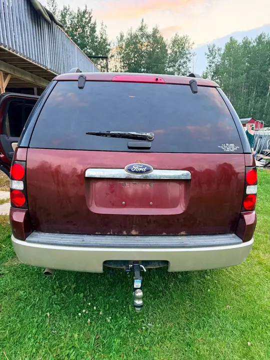 Ford Explorer 2010 photo 3